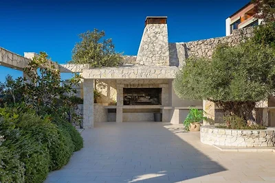 Villa in Dramalj mit Schwimmbecken