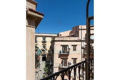 Casa Meli dietro Piazza San Domenico