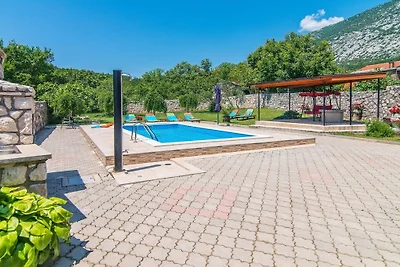 Villa in Drivenik mit Schwimmbecken