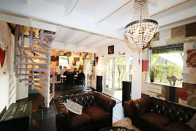 Agriturismo moderno e arredato con gusto in u...