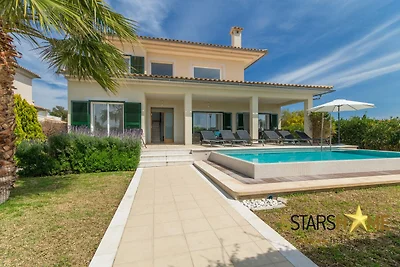 Villa moderna, a 210 metri dalla spiaggia...