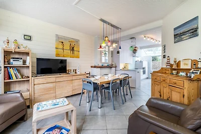 Huis in Koksijde bij Zee en Winkels