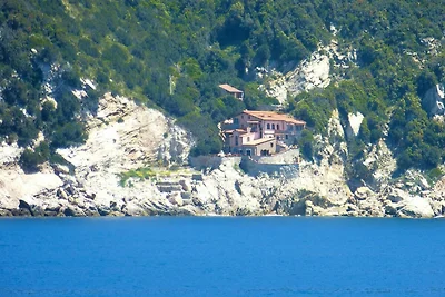 Wohnung in Rio nell Elba mit Garten