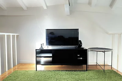 Charming 2-Bedroom Apartment in Porto