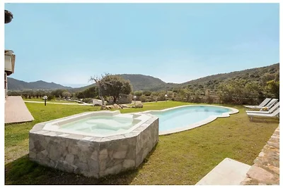 Villa in Castiadas mit Schwimmbecken