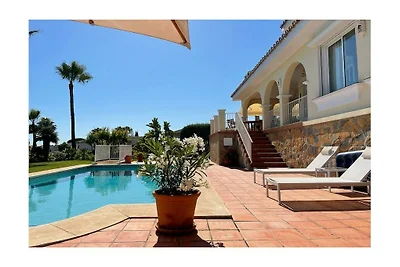 In Elviria mit 180° Meerblick