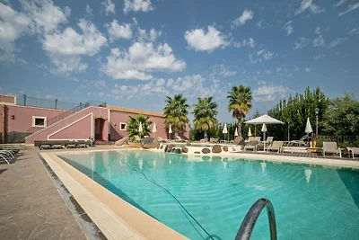 Einladendes Ferienhaus in Carlentini mit Pool
