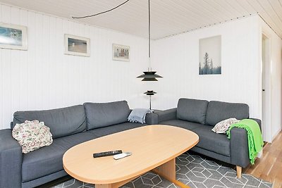 Ruhiges Ferienhaus mit Sauna in Løkken