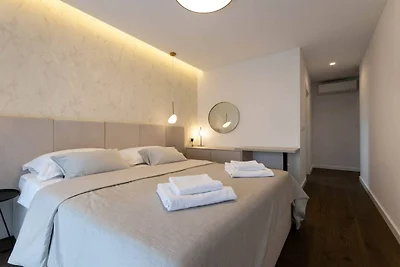 Moonlit Mirage Villa with Pool, Gym and Sauna...