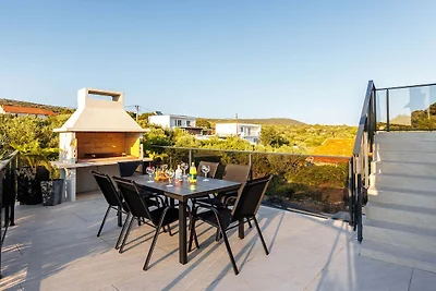 Ruhige Familienvilla an der Rogoznica-Küste