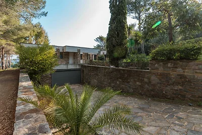 Elegante villa met uitzicht op de baai van...
