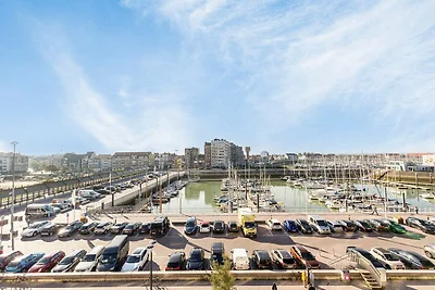 Apartment mit seitlichem Meerblick