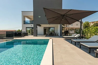 Seaview Villa A`More with heated pool