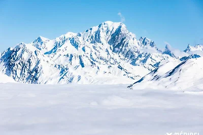 AUF DER PISTE, IN DER NÄHE VON GESCHÄFTEN, WI...