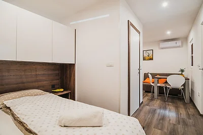 Enchanting Rural Apartment with Terrace - Stu...