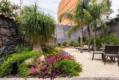 Leone Apartment with Garden