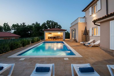 Villa for up to 10 guests with private pool