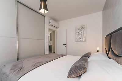 Luxury D Apartments - Luxury Two Bedroom Apar...