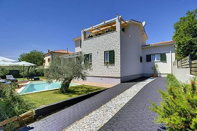 Splendida villa moderna con piscina