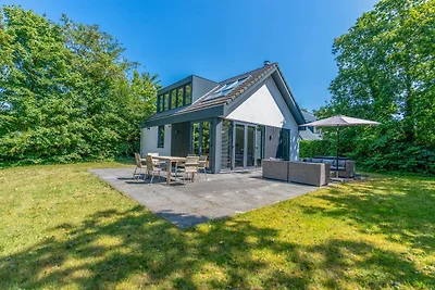 Luxuriöses Ferienhaus für 6 Personen am Waldr...