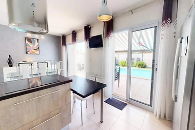 Villa in Saint-Gilles mit privatem Pool