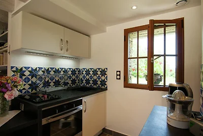 Chalet in malerischem mittelalterlichem Dorf