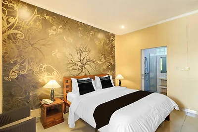 Luxury Double Suite with Balcony and Free...