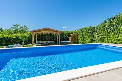Villa in Kršan mit Schwimmbecken