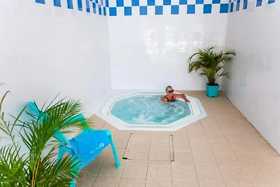 Appartement in Cassen met zwembad en spa