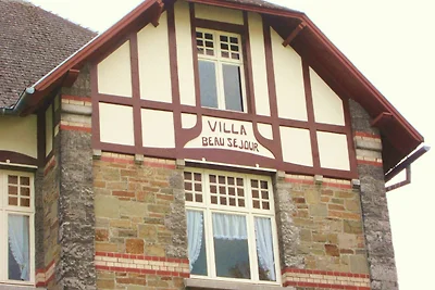 Atemberaubendes Ferienhaus in Hamoir mit nahe...