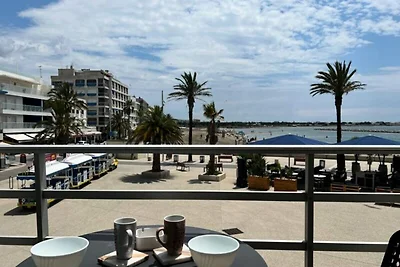 Wohnung in Grau du Roi mit Meerblick