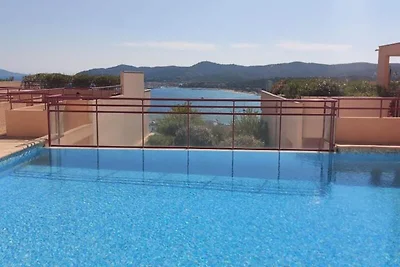 Appartement in Le Lavandou met zeezicht