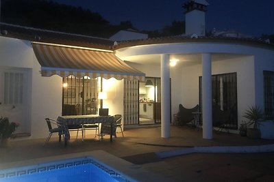 Lauschige Villa in Arenas mit privatem Pool