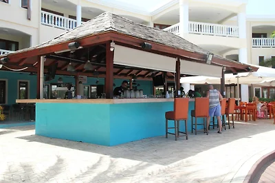 Schöne Wohnung in Willemstad mit Pool, Spa un...