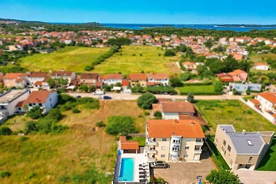 Wohnung in Fazana mit Schwimmbecken