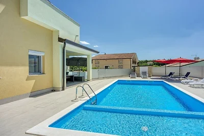 Holiday House Mila