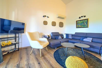 Two Bedroom Apartment with Terrace and Sea...