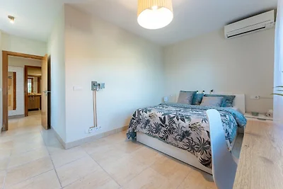 Villa in Granada mit privater Terrasse