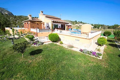 Belvilla by OYO El Chalet de Lucםa