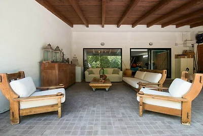 Elegante Villa mit Pool
