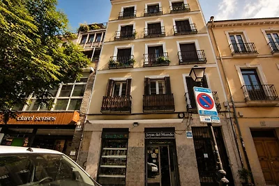 Madrid. Alójate cerca del Mercado Rastro.