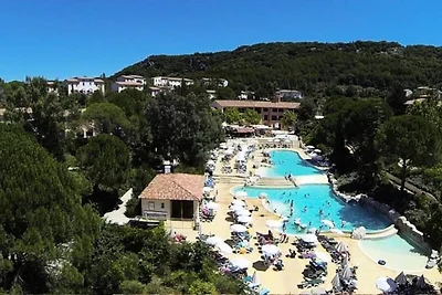 Vakantiehuis in Grospierres met Waterpark