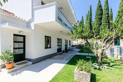 Apartments Garden - One-Bedroom Apartment wit...