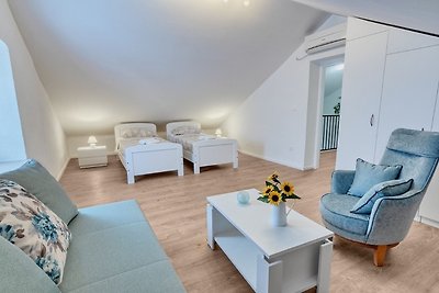 Cosy holiday home in Kraljevica with garden