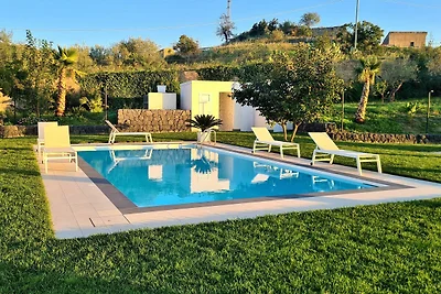 Casa vacanze a Leonforte con giardino