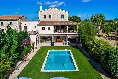 Luxuriöse Villa mit privatem Pool
