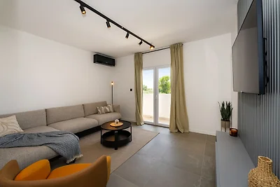 Villa met zwembad en sauna in Galovac