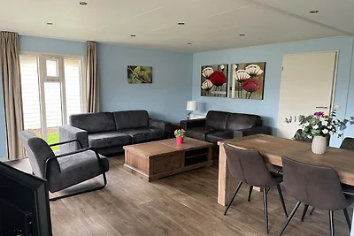 Bungalow in der Nähe des Seestrandes