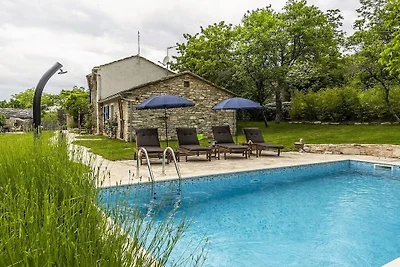 Villa in Pazin mit Barbecue und Wifi
