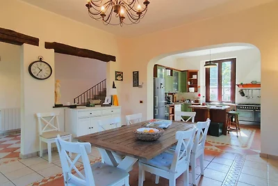 Elegante Villa mit privatem...